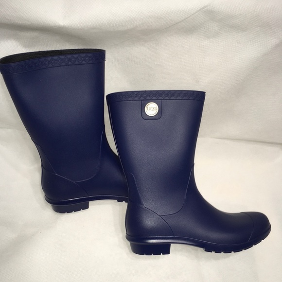 UGG Sienna Matte Rain Boots - Picture 13 of 16